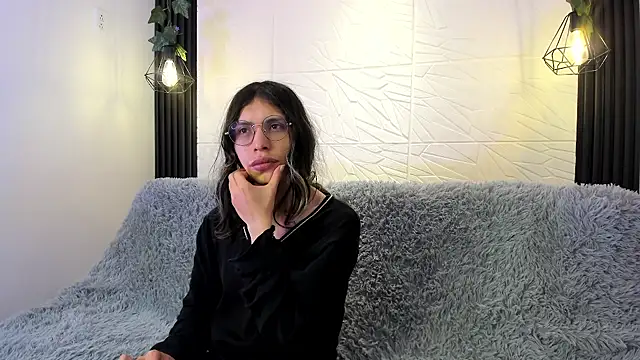 BRIAR AND BLAIR online show from 10-29-25, 01:24