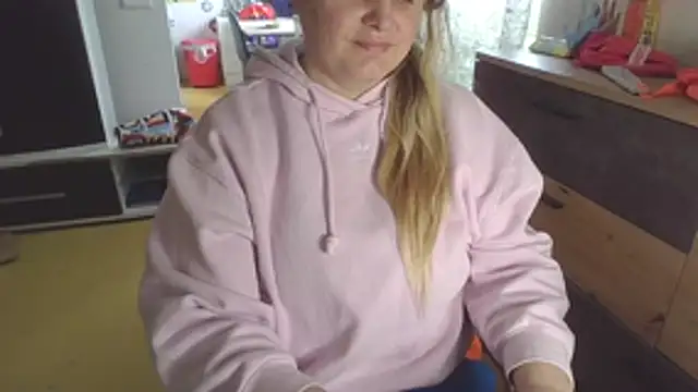 Meliss Official9 online show from 04-12-26, 08:52