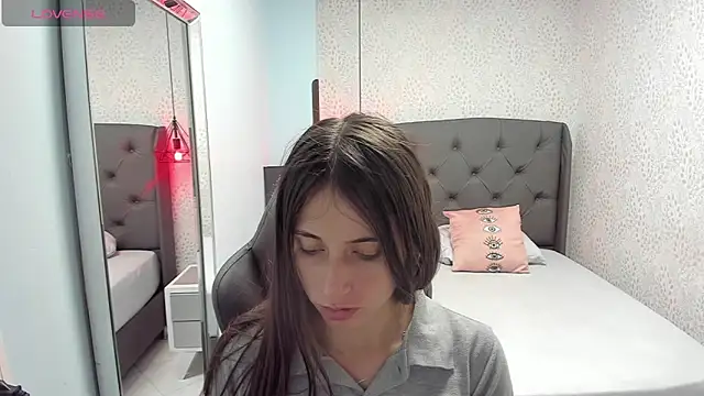 Snapshot of MAGNOLEROY chatting on 10-07-25, 12:35 MAGNOLEROY online show from 10-07-25, 12:35