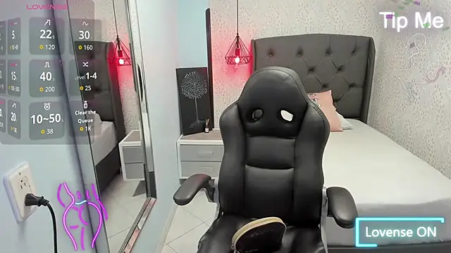 Snapshot of MAGNOLEROY chatting on 10-11-25, 12:58 MAGNOLEROY online show from 10-11-25, 12:58