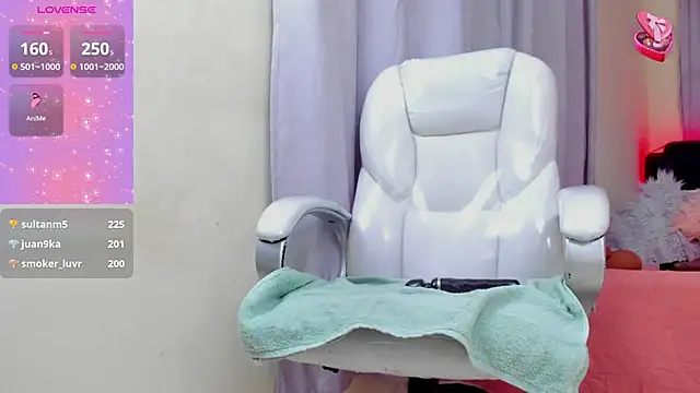 Snapshot of Hot_beauty__ chatting on 01-26-25, 07:21 Hot beauty online show from 01-26-25, 07:21