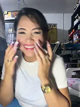 Snapshot of Hot_beauty__ chatting on 03-04-25, 03:00 Hot beauty online show from 03-04-25, 03:00