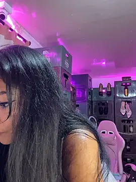 Snapshot of Hot_beauty__ chatting on 09-13-25, 03:28 Hot beauty online show from 09-13-25, 03:28