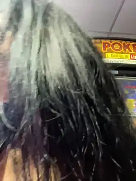 Snapshot of Hot_beauty__ chatting on 09-18-25, 02:02 Hot beauty online show from 09-18-25, 02:02