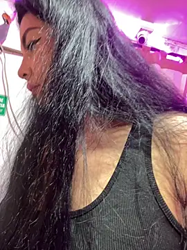 Snapshot of Hot_beauty__ chatting on 10-18-25, 03:53 Hot beauty online show from 10-18-25, 03:53