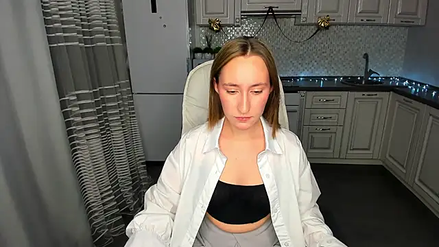 MelodyOfLovee online show from 12-25-24, 05:16