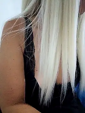 Snapshot of Biaangel34 chatting on 10-23-25, 05:55 Biaangel34 online show from 10-23-25, 05:55