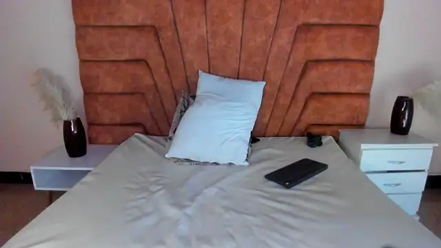 MAHIASMITH13 online show from 03-10-25, 04:46