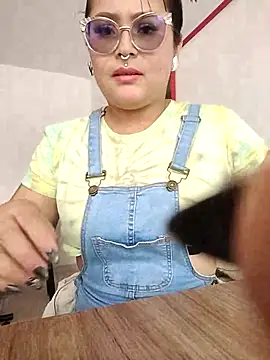 Snapshot of ambar_07 chatting on 03-08-25, 03:13 ambar 07 online show from 03-08-25, 03:13