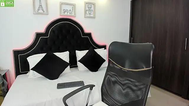 MaxxiCruz online show from 01-13-25, 04:19