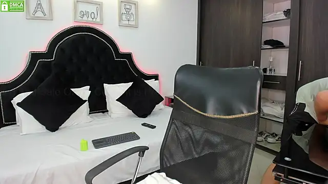 MaxxiCruz online show from 01-15-25, 01:20