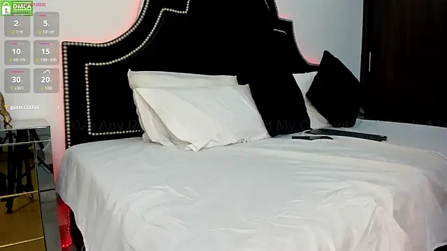 MaxxiCruz online show from 03-22-25, 05:17