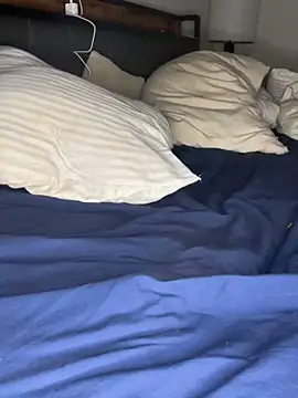 HeartbreakBBC online show from 11-22-25, 01:48