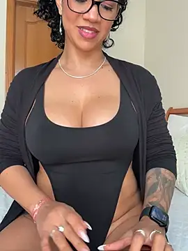 Snapshot of soli-lov chatting on 02-05-25, 01:22 soli-lov online show from 02-05-25, 01:22