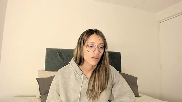 Gabby and Alice online show from 12-13-24, 02:21