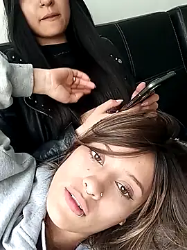 Gabby and Alice online show from 02-19-25, 06:43