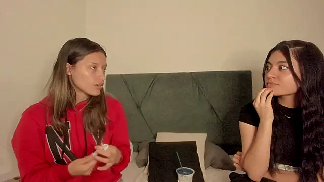 Gabby and Alice online show from 10-21-25, 04:41