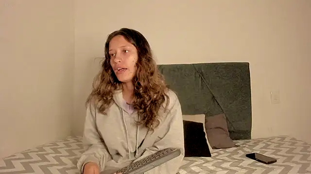 Gabby and Alice online show from 10-24-25, 07:21