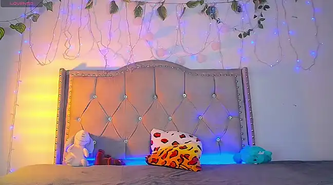 Snapshot of daimond_01 chatting on 02-24-25, 10:25 daimond 01 online show from 02-24-25, 10:25