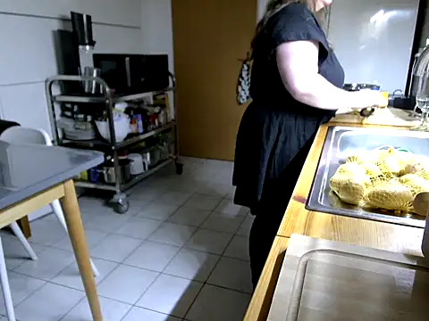 MarthaBriest online show from 11-27-25, 06:48