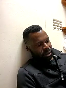 Snapshot of Touch_mysoul chatting on 10-31-25, 10:05 Touch mysoul online show from 10-31-25, 10:05