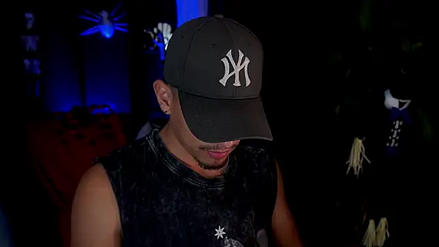 Aaronfox x online show from 10-17-25, 03:42