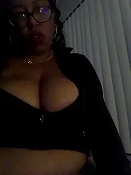 Snapshot of KittyKayla chatting on 10-19-25, 08:04 KittyKayla online show from 10-19-25, 08:04