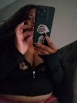 Snapshot of KittyKayla chatting on 11-18-25, 09:25 KittyKayla online show from 11-18-25, 09:25