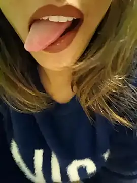 MIss-Naina online show from 12-25-24, 06:52