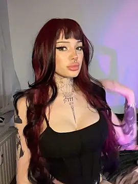 Snapshot of madelinexx chatting on 10-17-25, 09:50 madelinexx online show from 10-17-25, 09:50