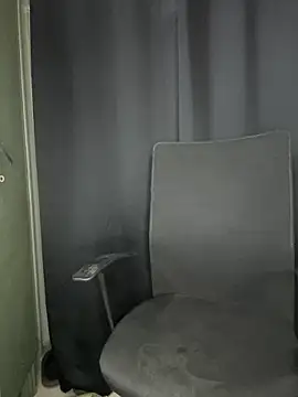 Snapshot of bad_diva chatting on 01-16-25, 04:28 bad diva online show from 01-16-25, 04:28