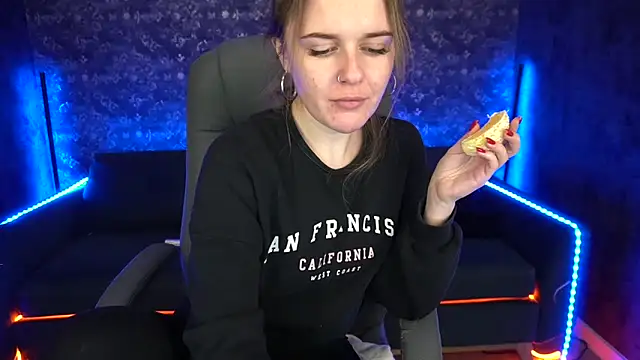 MaribelRiverr  online show from 02-10-25, 09:47