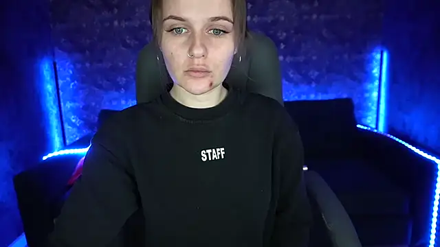 MaribelRiverr  online show from 03-04-25, 12:33