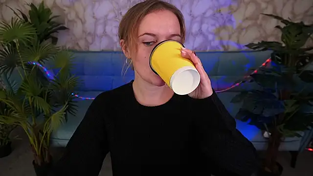 MaribelRiverr  online show from 10-11-25, 05:39