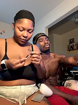 Snapshot of exotic__couple chatting on 09-25-25, 04:05 exotic couple online show from 09-25-25, 04:05