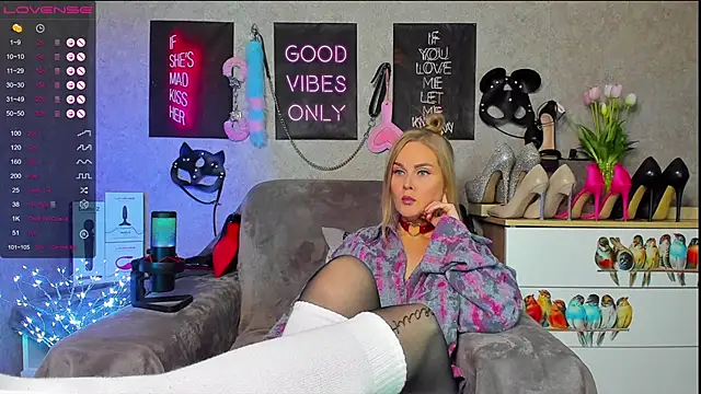 HannaKorsak online show from 12-13-24, 07:32
