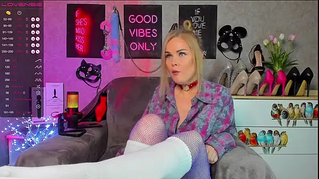 HannaKorsak online show from 02-10-25, 03:10