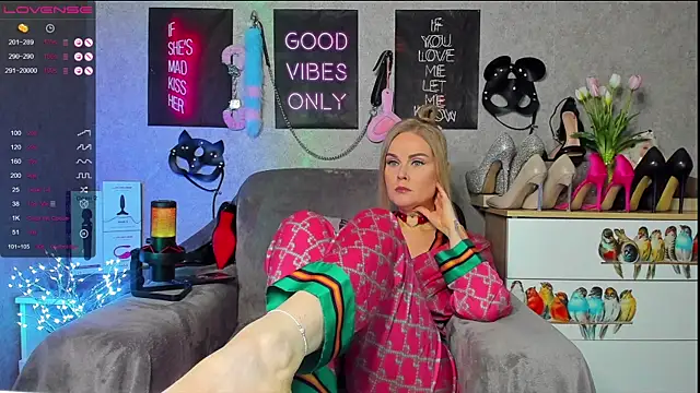 HannaKorsak online show from 02-17-25, 06:48