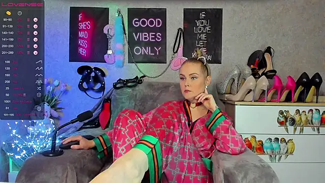 HannaKorsak online show from 09-11-25, 07:03