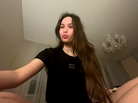 Roxie Mils online show from 11-08-25, 08:18