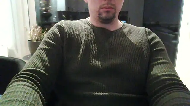 Snapshot of aleksergira chatting on 03-21-25, 09:23 aleksergira online show from 03-21-25, 09:23