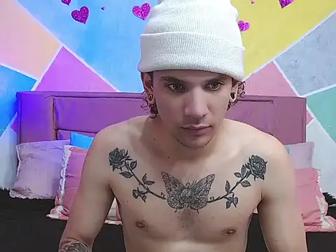 tylor boy online show from 09-18-25, 04:36