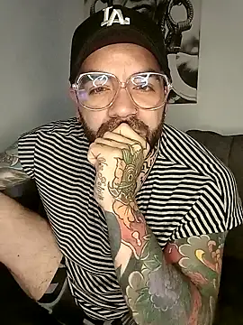 Snapshot of Samuel-334 chatting on 12-05-24, 02:42 Samuel-334 online show from 12-05-24, 02:42