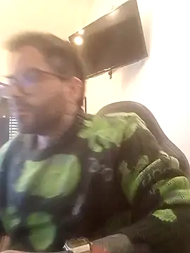 Snapshot of Samuel-334 chatting on 11-25-25, 10:21 Samuel-334 online show from 11-25-25, 10:21