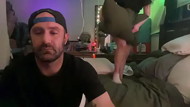 Snapshot of _Studio4Three_ chatting on 02-24-26, 04:43 Studio4Three online show from 02-24-26, 04:43