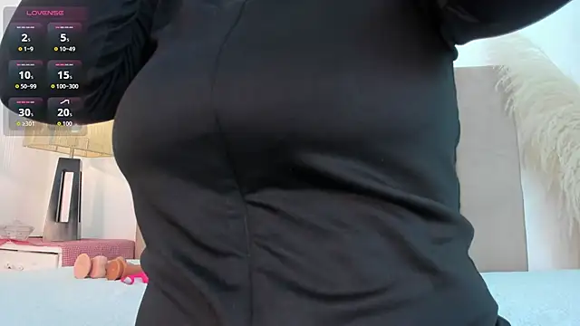 Snapshot of samaara_ chatting on 10-22-25, 01:00 samaara online show from 10-22-25, 01:00