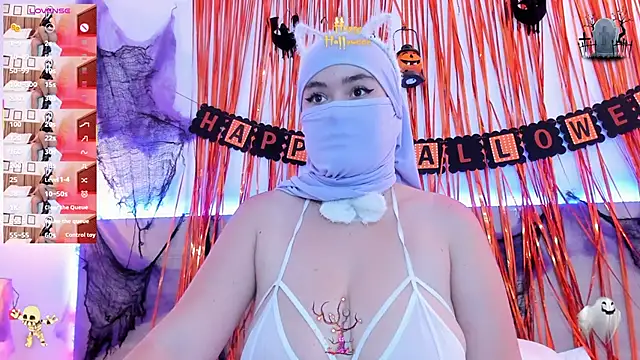 Snapshot of samaara_ chatting on 10-31-25, 07:48 samaara online show from 10-31-25, 07:48