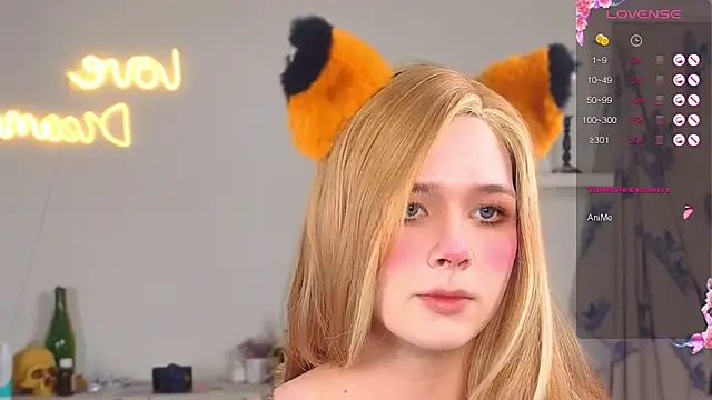 Snapshot of _yourFoxy_ chatting on 10-22-25, 04:18 yourFoxy online show from 10-22-25, 04:18