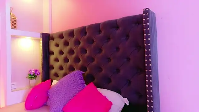 CamiEstrada online show from 02-04-26, 10:15