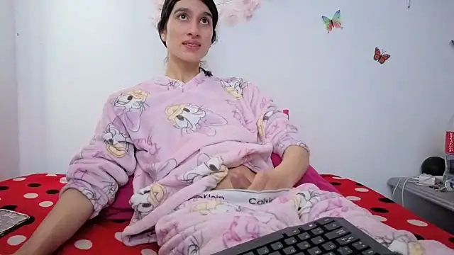 Safiro Queen online show from 12-20-25, 02:35